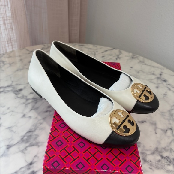 Elegant White and Black Flats with Gold Accent - Picture 2 of 5